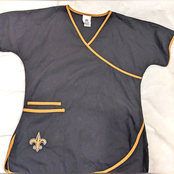 NFL Team Apparel New Orleans Saints Short Sleeve Scrub Shirt - Picture 6 of 10